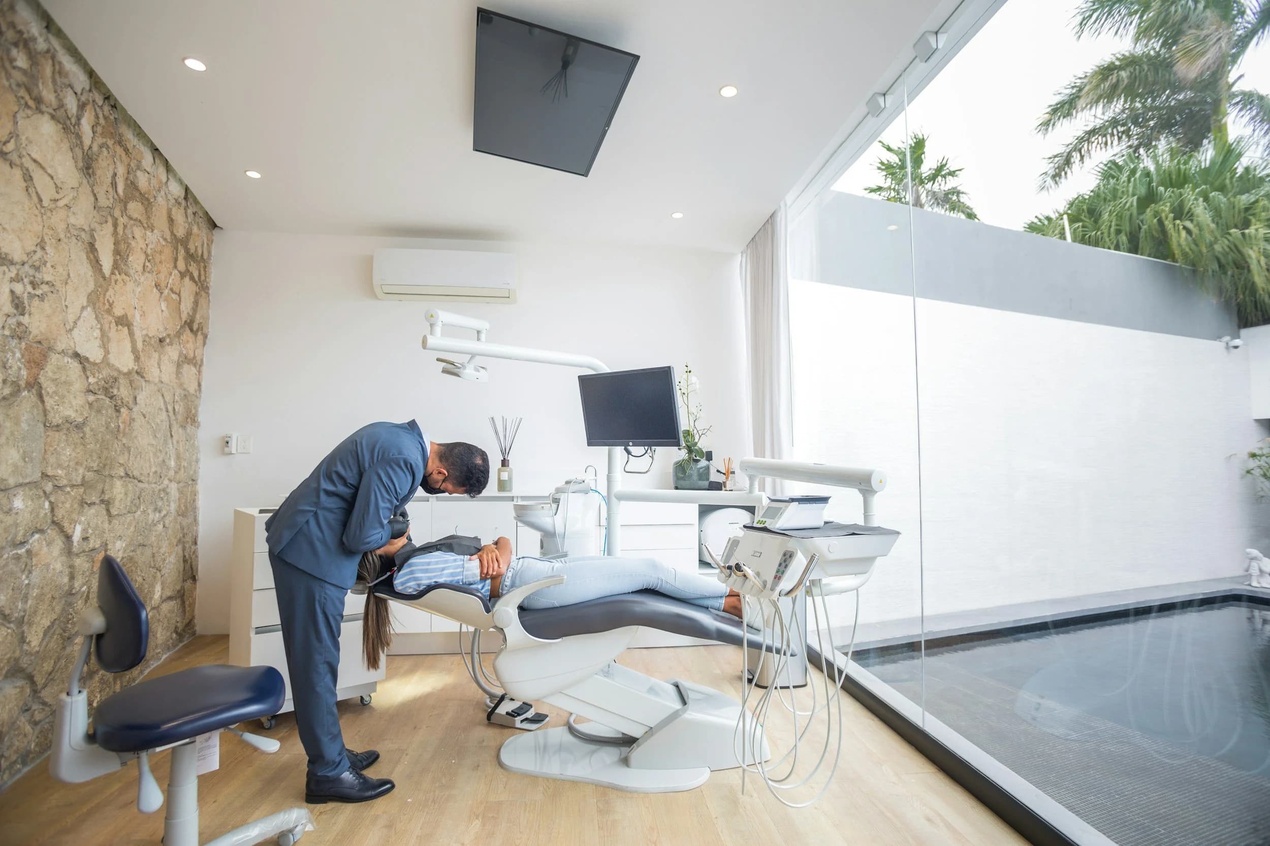 Modern treatment room for ozone-assisted endodontic care
